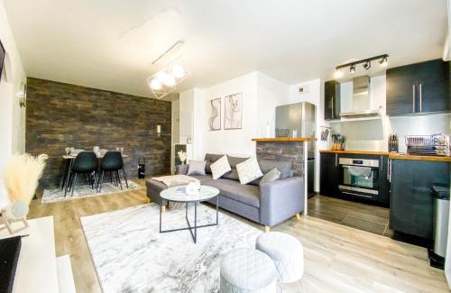 Bussy-Saint-Georges Apartment | The Grey House - Parking - Piscine - RER à 6 min