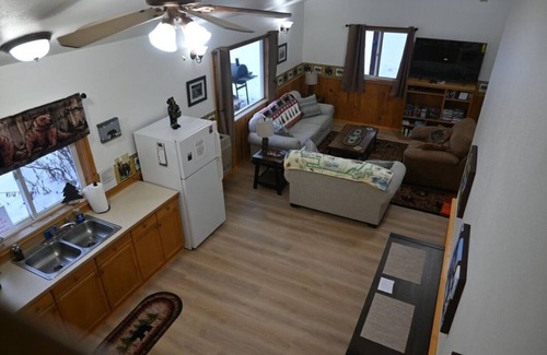 Trapper Creek Cabin | The Grizzly Den Cabin