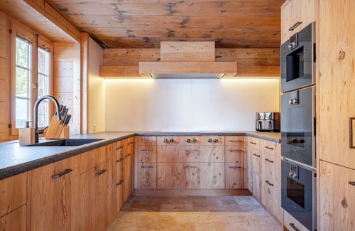 Chateau-d'Oex House | The Gstaad Hideaway – Peaceful Chalet with Mountain Views