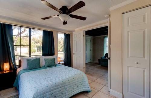 Holly Hill House | The Gypsy Mermaid 3 Bed Ginormous Yard