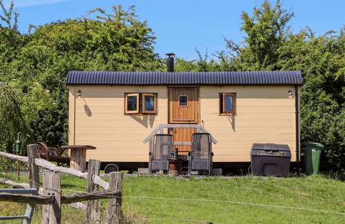 Saint Asaph Cottage | THE GYPSY, pet friendly, character holiday cottage in St Asaph