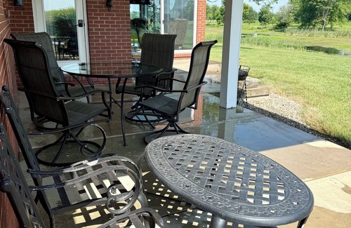 Hanover House | The Hanover Haven - Slice of Paradise - 10 minutes to Downtown Madison