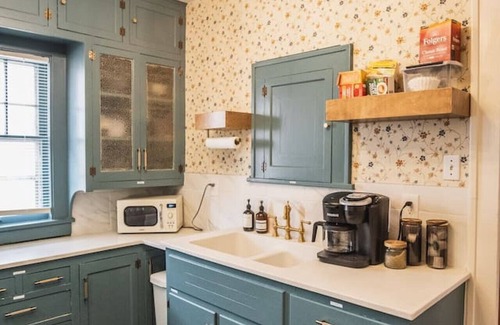 Southeast Omaha Apartment | The Hansom Park Cottage Duplex