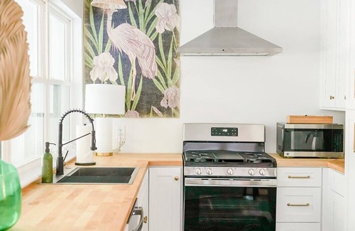 Saint Simons Island House | The Happy Magnolia: A happy cottage in the village on an island.