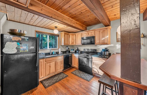 Talmont House | The Haus of Pine - Lake Tahoe | Slow Vibes, Fast WiFi