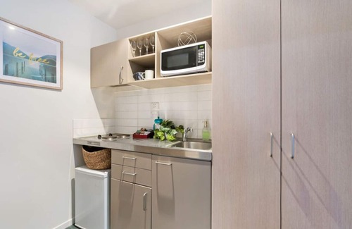 Grafton Apartment | The Haven CBD 1BR Apartment with 2 Bathrooms