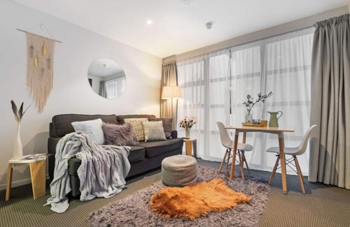 Grafton Apartment | The Haven CBD 1BR Apartment with 2 Bathrooms