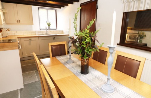Lindale Cottage | THE HAYLOFT, character holiday cottage, with a garden in Lindale
