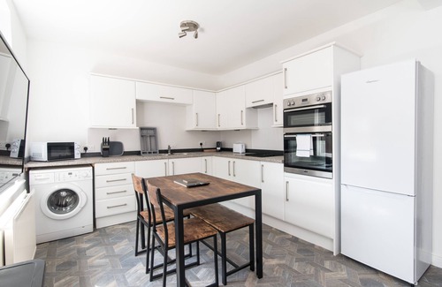 Beeston Apartment | The Haywood at Linden - Spacious 2 Bd Rm w Parking