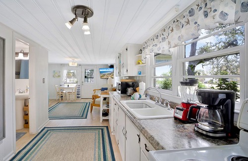 Downtown Myrtle Beach Cottage | The Hemingway Cottage- 201 N Ocean