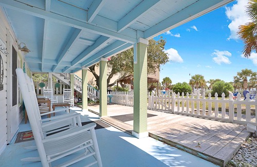 Downtown Myrtle Beach Cottage | The Hemingway Cottage- 201 N Ocean