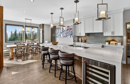 Big White Ski Resort Ski Chalet | The Hemlock | Slope-Side, Hot Tub & Views