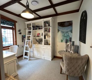 Cambridge House | The Hidden Gem in Cambridge - One to Two Bedroom Suite