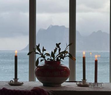 Flakstad House | The Hidden Gem - Mountain & Beach View