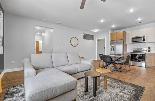 Rutledge Hill Apartment | The Hidden Hills Suite The Gulch