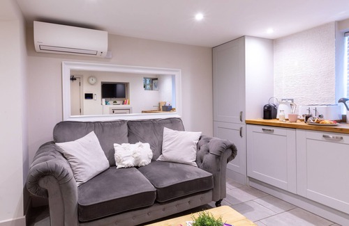 Southampton City Centre Apartment | The Hideaway