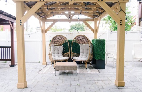 Troy Apartment | `The Hideaway` Modern Apartment w/Sauna and Grill