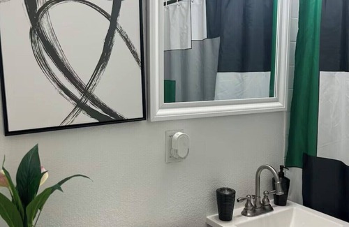 Parkway-South Sacramento House | The Hideaway