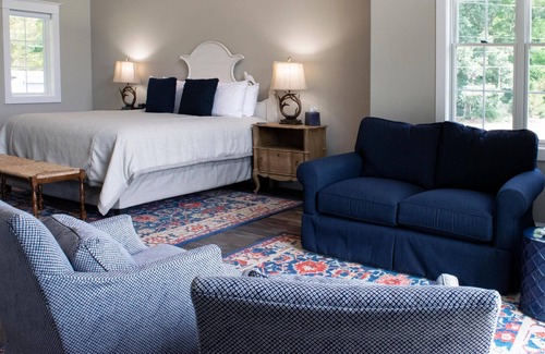 Reeders Cabin | The Hill Suites, are perfect for adults looking to relax, Luxury Couples Suite