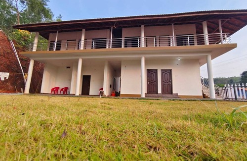 Hireguthi Hotel | The Hill View Guesthouse