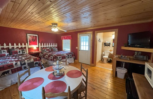 Mountain View Cabin | The Hilltop Cabins - Duplex #2