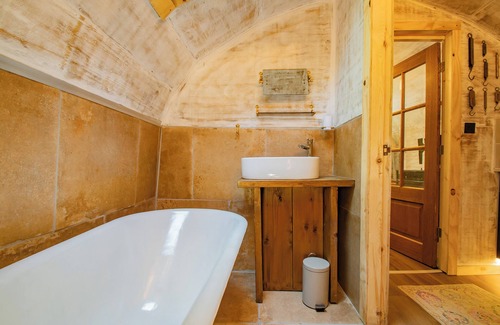 Edenfield Cabin | The Hobbit House in The Dell, Edenfield