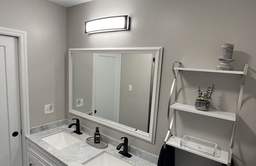 Lebanon House | The Homespun Landing w/new hot tub