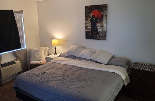 Las Vegas Apartment | The Honeycomb Hideout