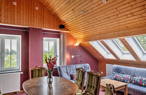 Groß Grabow House | "The House by the Pond" for 20 people, with Garden, Wi-Fi & Pond