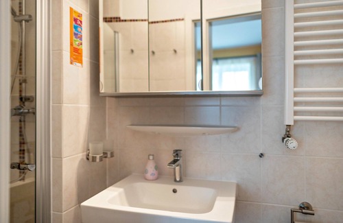 Groß Grabow House | "The House by the Pond" for 20 people, with Garden, Wi-Fi & Pond