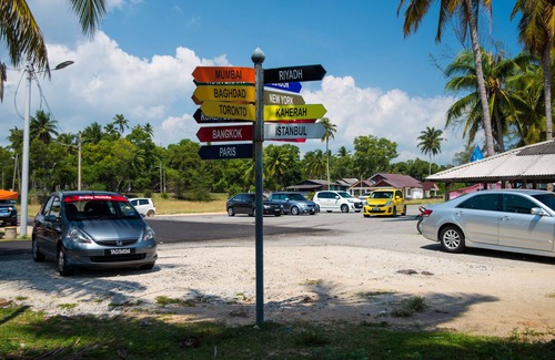 Kuala Terengganu House | The house is a semi-detached house with plenty of parking ,and near to the beach