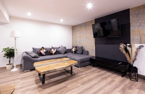 Ettendorf House | The house of friends