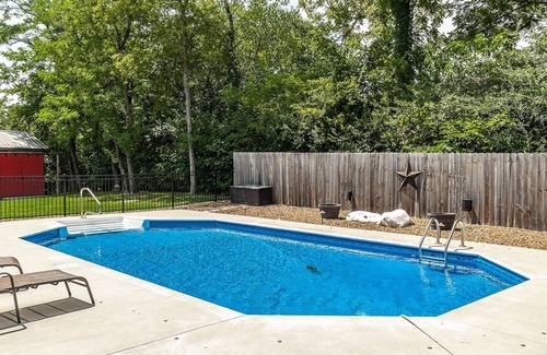 Gallatin Cabin | The House of Grace| Private Pool | Lakeview