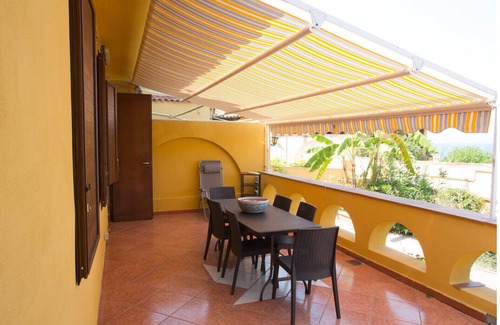 Augusta Apartment | The house of Rosi apartment with a view between Etna and the sea