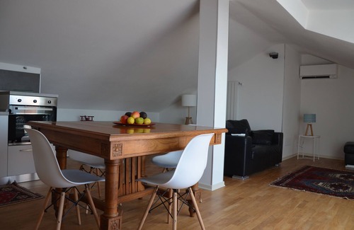 La Spezia Villa | The house with a view of Emma is a charming apartment with a splendid sea view