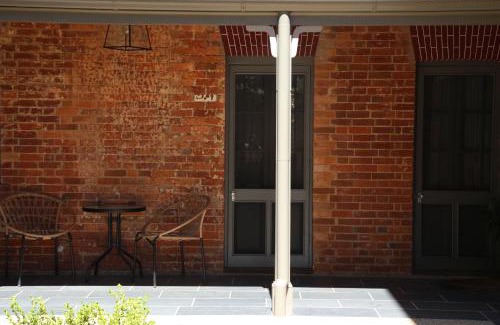 Wagga Wagga Hotel | The Houston Wagga