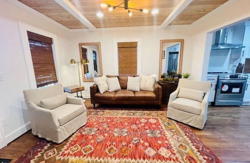 West Jefferson House | The Huddie Hut