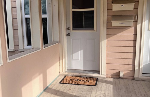 Eau Claire House | The Hudson Carriage Townhouse
