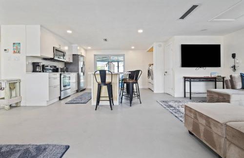 Hudson Beach Estates House | The Hudson Hideout