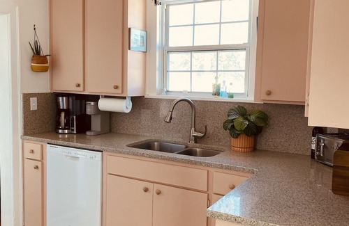 Vilano Beach House | The Hula Hut in Vilano Beach - Pool Home one block to the beach