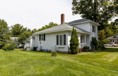 Pentwater House | The Hummingbird House