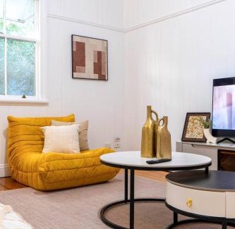 Hamilton House | The Hunt House – Heritage Charm, Prime Location