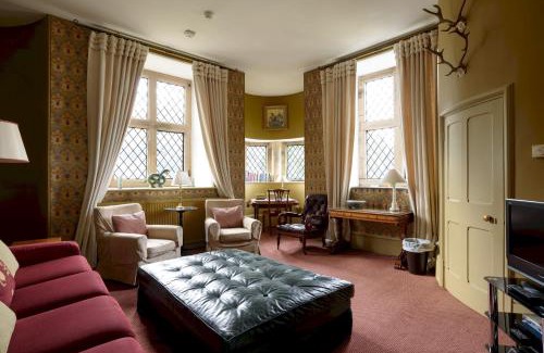 Chatsworth House | The Hunting Tower