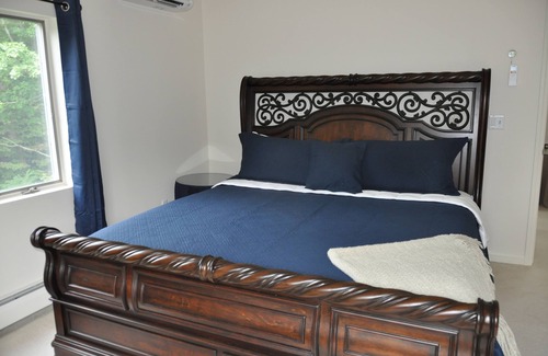 Dundee Hotel | The Inn at Glenora Wine Cellars