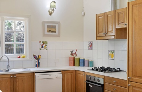 Port Willunga House | The Inn Between | 100 year old cottage | Live like a local