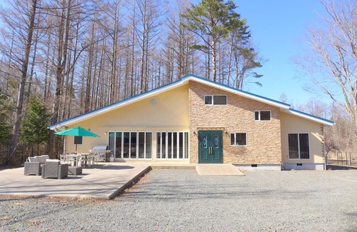 Yamanakako Villa | The inn is limited to one couple per day. A completely private space with BBQ on a large site of approximately 1,500 ㎡.