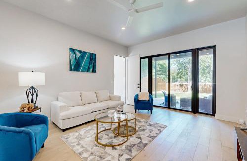Highland House | The Isabelle's - Units A & B