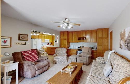 Farmington House | The Jacobs Family Home