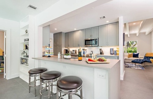 Southside House | The Jade - Pool+Game Room+ Luxury