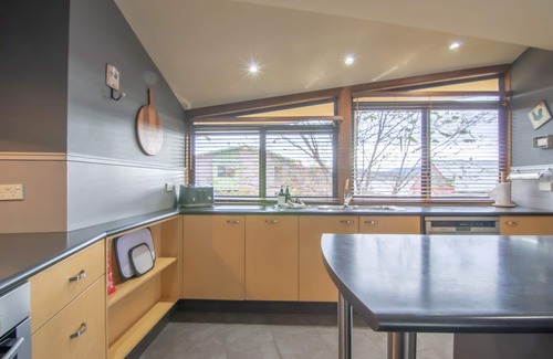 East Jindabyne House | The Jindabyne Lakehouse